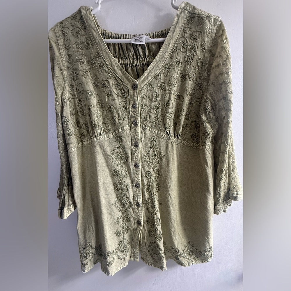 Parsley & Sage Sage Green Button-Up Blouse